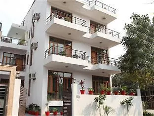***  Bed and Breakfast Le-Eden Gurgaon India